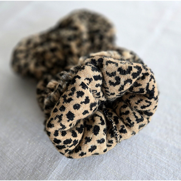 Vintage Hand Warmer Muffs Set Of Two Faux Fur Leopard Print Classic Midcentury - Picture 6 of 10